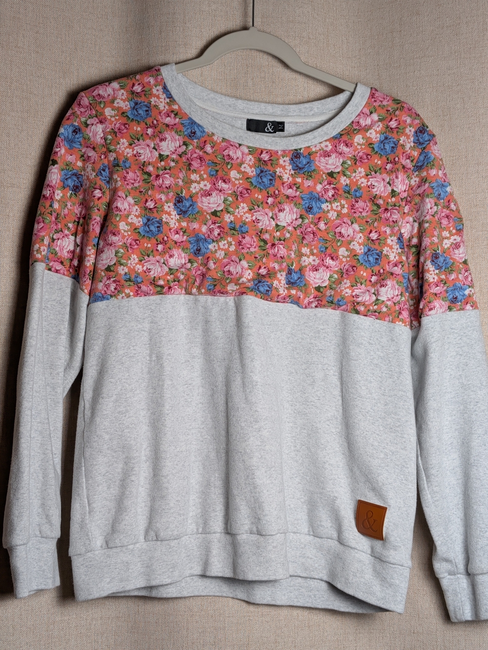Ampersand Ave Medium Gray Floral Colorblock Crewneck Sweatshirt